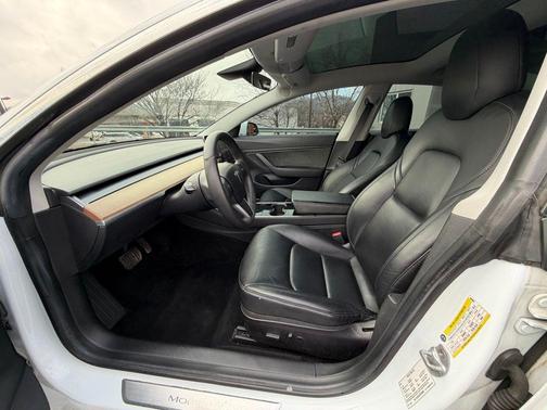 2019 Tesla Model 3 Standard Range