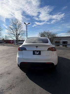 2023 Tesla Model Y Long Range Dual Motor All-Wheel Drive