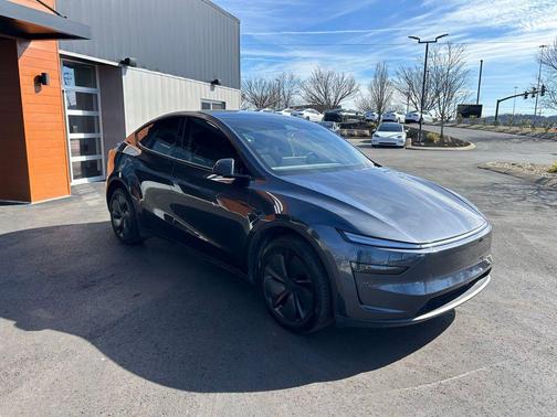 2026 Tesla Model Y Standard Rear-Wheel Drive