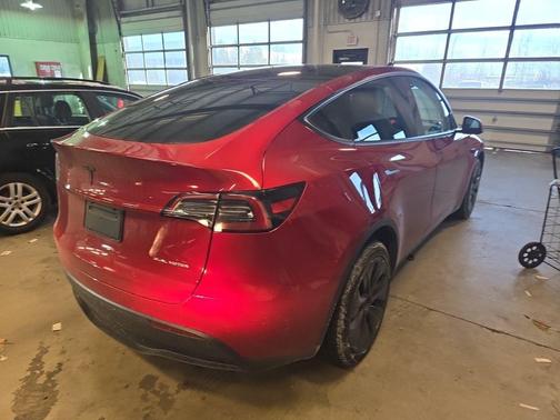 2024 Tesla Model Y Long Range Dual Motor All-Wheel Drive