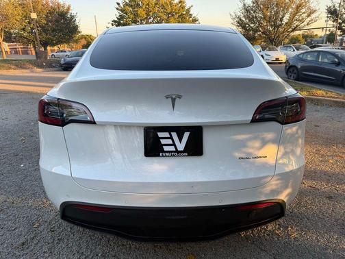 2022 Tesla Model Y Long Range Dual Motor All-Wheel Drive