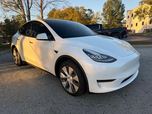 2022 Tesla Model Y Long Range Dual Motor All-Wheel Drive