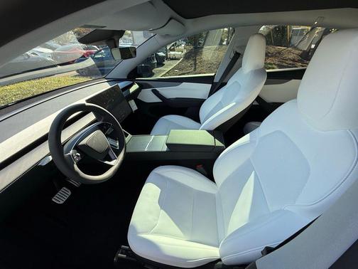 2026 Tesla Model Y Long Range Dual Motor All-Wheel Drive