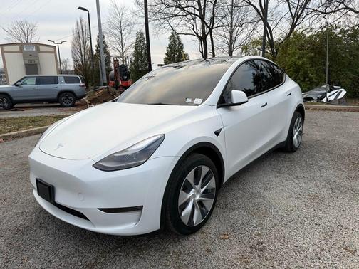 2023 Tesla Model Y Long Range Dual Motor All-Wheel Drive