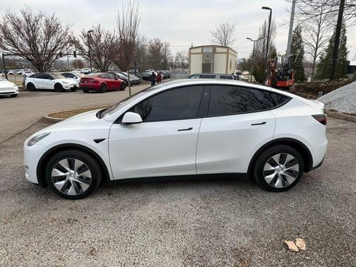 2023 Tesla Model Y Long Range Dual Motor All-Wheel Drive