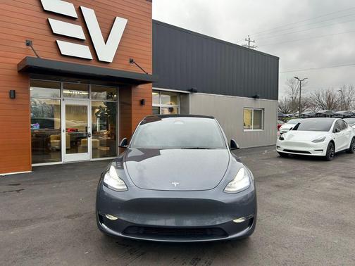 2023 Tesla Model Y Long Range Dual Motor All-Wheel Drive