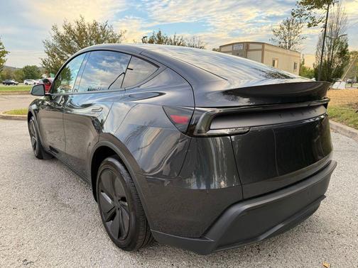 2026 Tesla Model Y Long Range Dual Motor All-Wheel Drive
