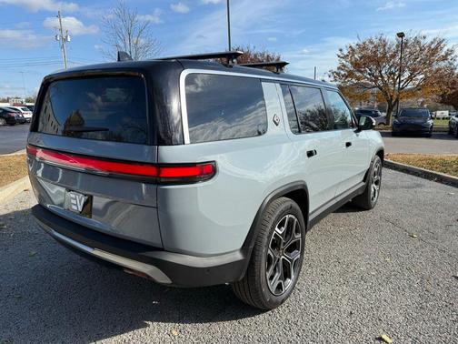 2024 Rivian R1S Adventure