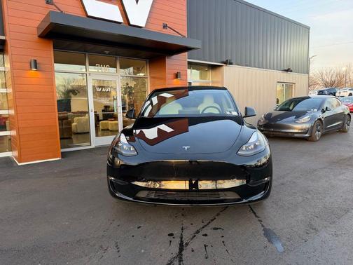 2024 Tesla Model Y Performance Dual Motor All-Wheel Drive