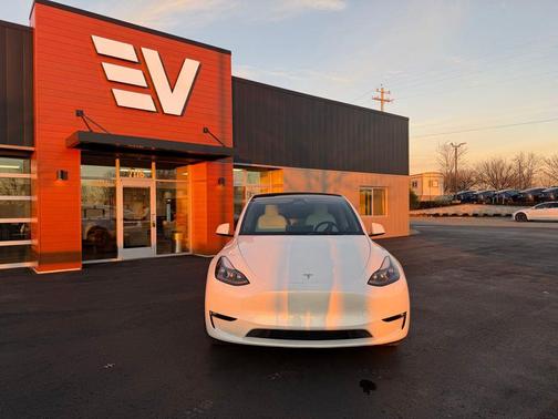 2023 Tesla Model Y Long Range Dual Motor All-Wheel Drive