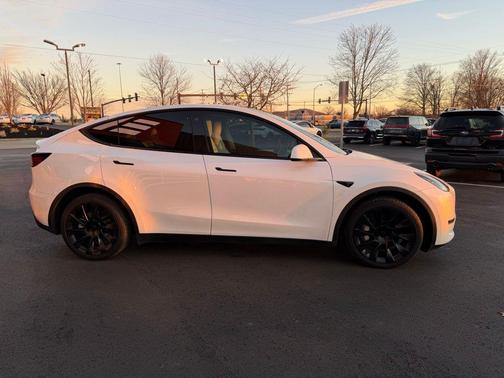 2023 Tesla Model Y Long Range Dual Motor All-Wheel Drive