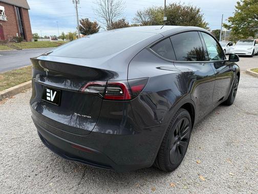 2024 Tesla Model Y Long Range Dual Motor All-Wheel Drive