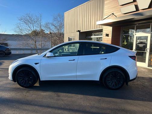 2025 Tesla Model Y Long Range Dual Motor All-Wheel Drive