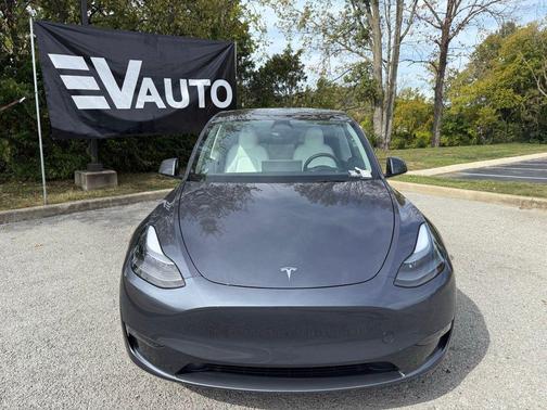 2023 Tesla Model Y Long Range Dual Motor All-Wheel Drive