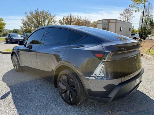 2026 Tesla Model Y Long Range Dual Motor All-Wheel Drive