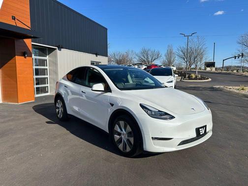 2022 Tesla Model Y Long Range Dual Motor All-Wheel Drive