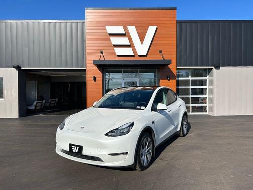 2022 Tesla Model Y Long Range Dual Motor All-Wheel Drive