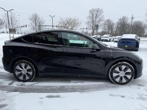 2022 Tesla Model Y Long Range Dual Motor All-Wheel Drive