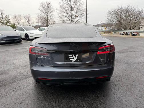 2021 Tesla Model S Plaid
