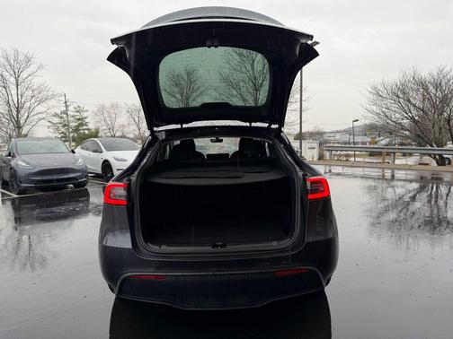 2025 Tesla Model Y Long Range Dual Motor All-Wheel Drive