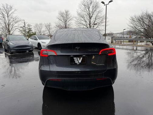 2025 Tesla Model Y Long Range Dual Motor All-Wheel Drive