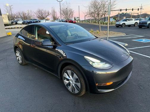2024 Tesla Model Y Long Range Dual Motor All-Wheel Drive