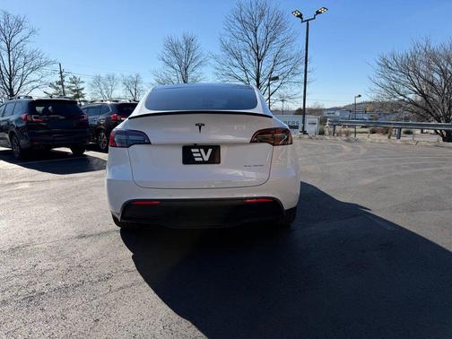 2021 Tesla Model Y Long Range Dual Motor All-Wheel Drive