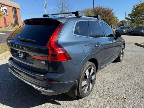 2023 Volvo XC60 Recharge Plug-In Hybrid T8 Ultimate Bright Theme