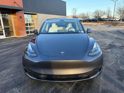 2023 Tesla Model Y Long Range Dual Motor All-Wheel Drive