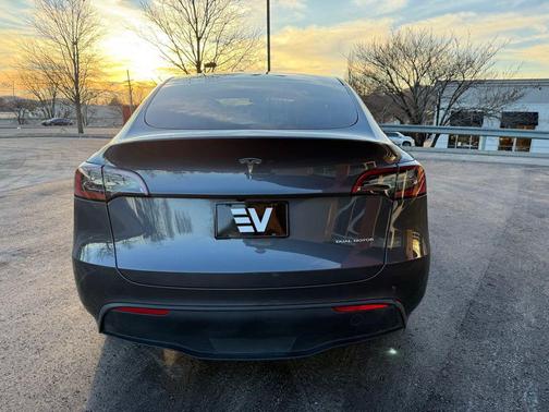 2023 Tesla Model Y Long Range Dual Motor All-Wheel Drive