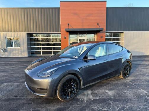 2023 Tesla Model Y Long Range Dual Motor All-Wheel Drive