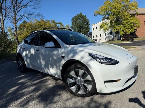 2022 Tesla Model Y Long Range Dual Motor All-Wheel Drive