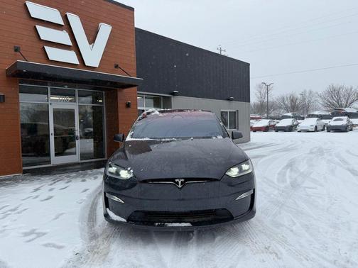 2024 Tesla Model X Long Range