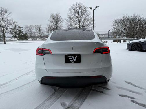 2023 Tesla Model Y Long Range Dual Motor All-Wheel Drive