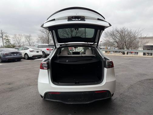 2023 Tesla Model Y Long Range Dual Motor All-Wheel Drive