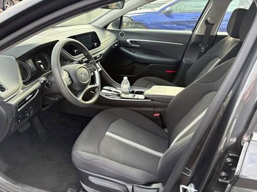 2022 Hyundai SONATA SE