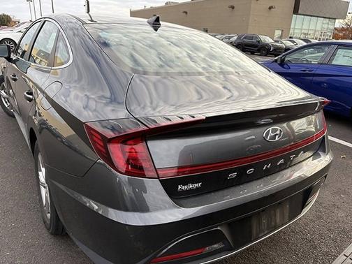 2022 Hyundai SONATA SE