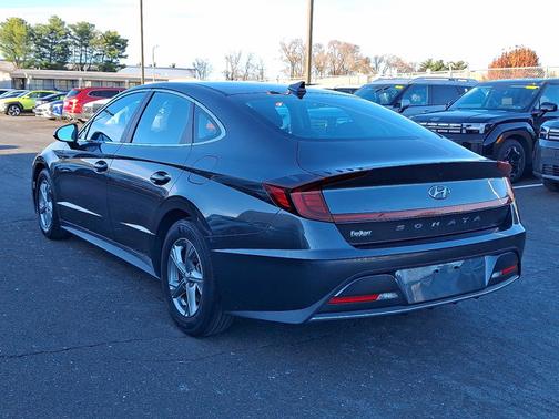 2022 Hyundai SONATA SE