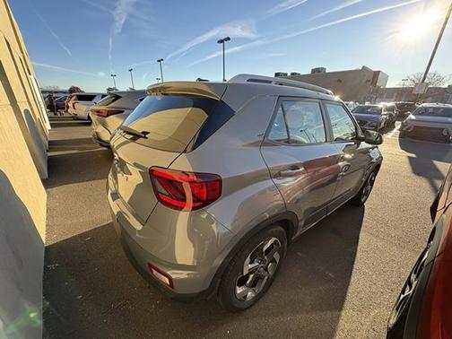 2023 Hyundai VENUE SEL