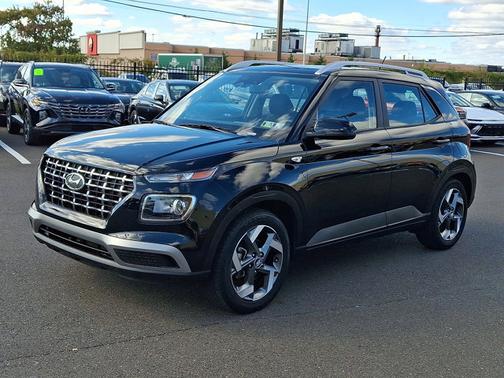 2023 Hyundai VENUE Limited