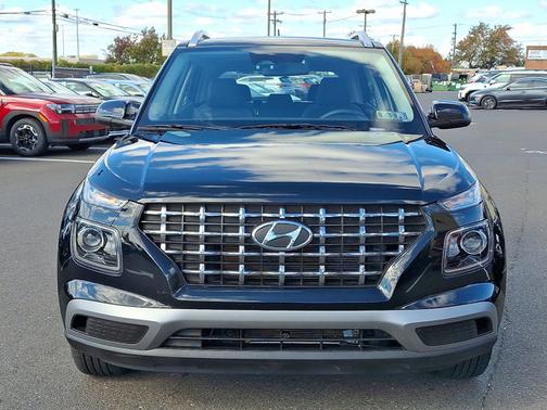 2023 Hyundai VENUE Limited
