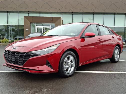 2022 Hyundai ELANTRA SE