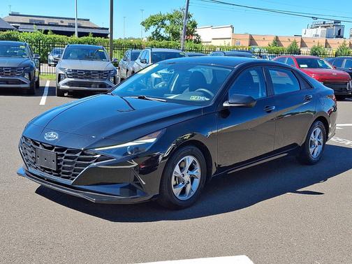 2021 Hyundai ELANTRA SE