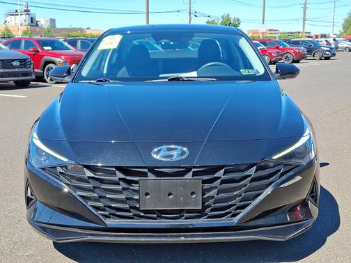 2021 Hyundai ELANTRA SE