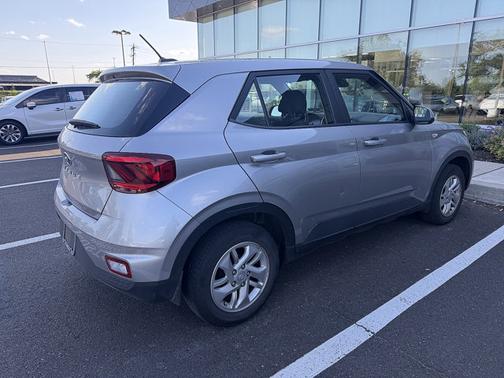 Silver 2023 Hyundai VENUE SE