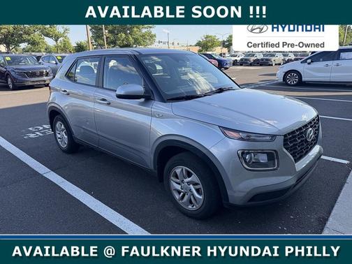 Silver 2023 Hyundai VENUE SE