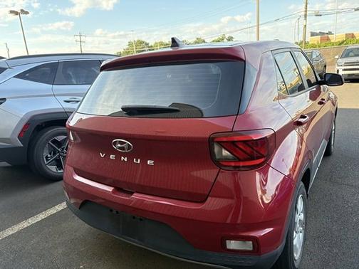 2022 Hyundai VENUE SE