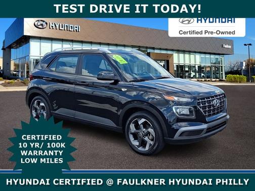 Black 2023 Hyundai VENUE SEL