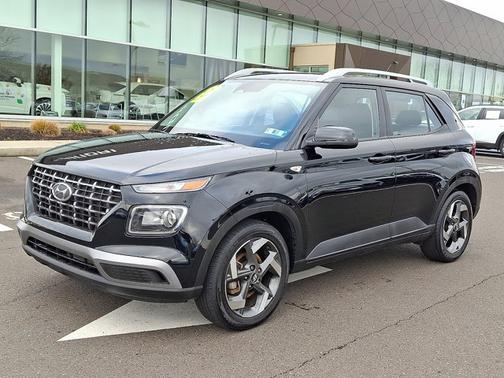 2024 Hyundai VENUE SEL