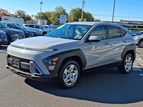2024 Hyundai KONA SE